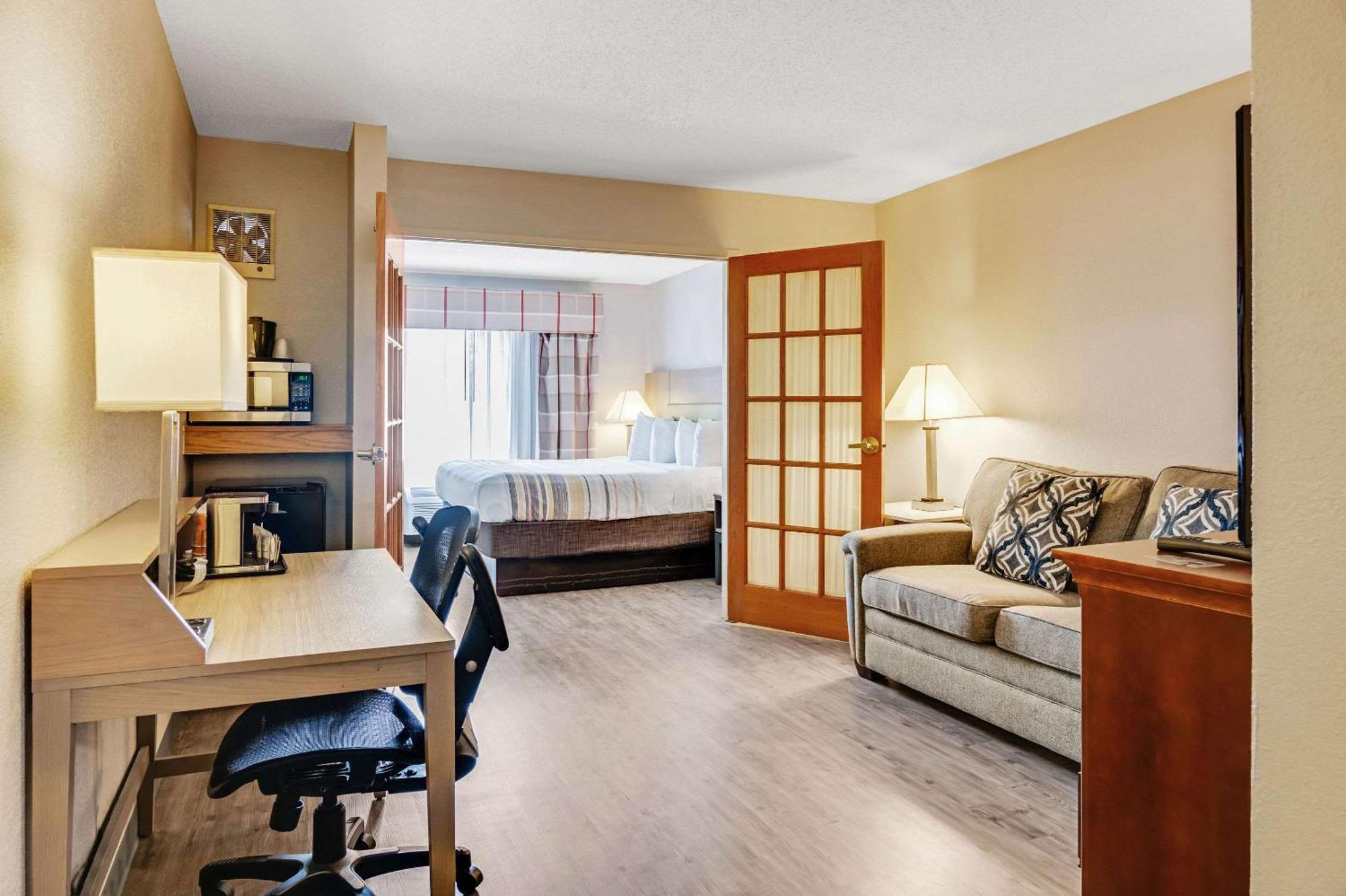 Country Inn & Suites By Radisson, Grand Rapids Airport, Mi Cascade Exterior foto