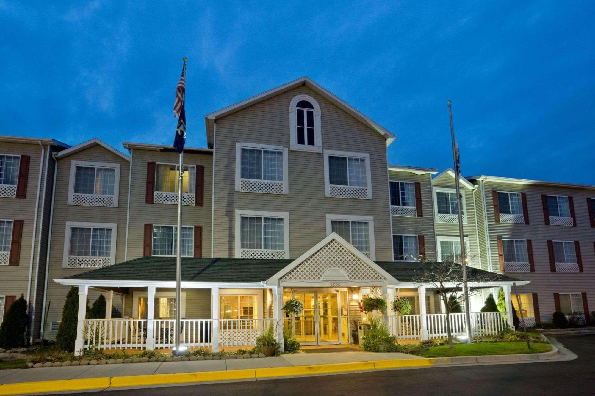 Country Inn & Suites By Radisson, Grand Rapids Airport, Mi Exterior foto